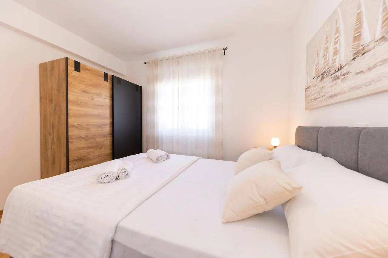 Apartment Diadora Zadar