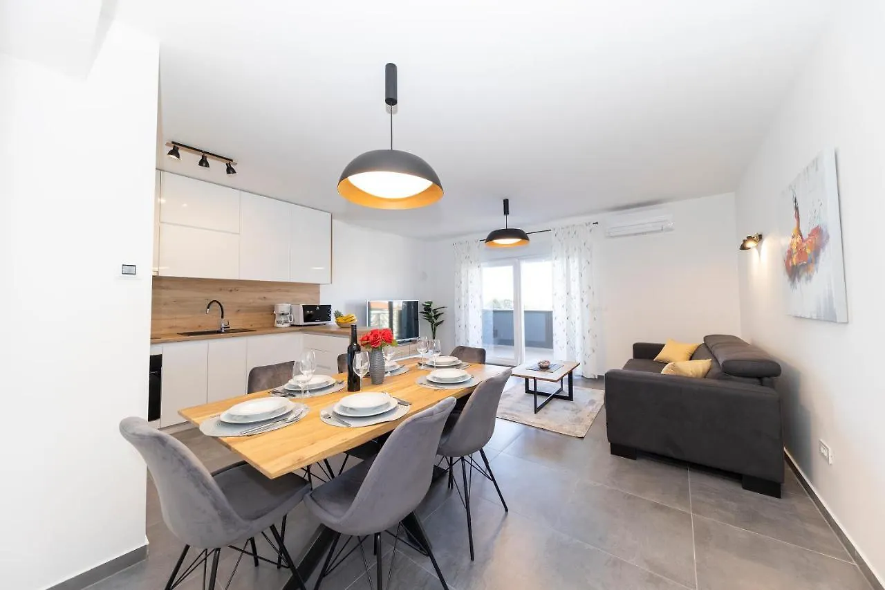 Apartment Diadora Zadar