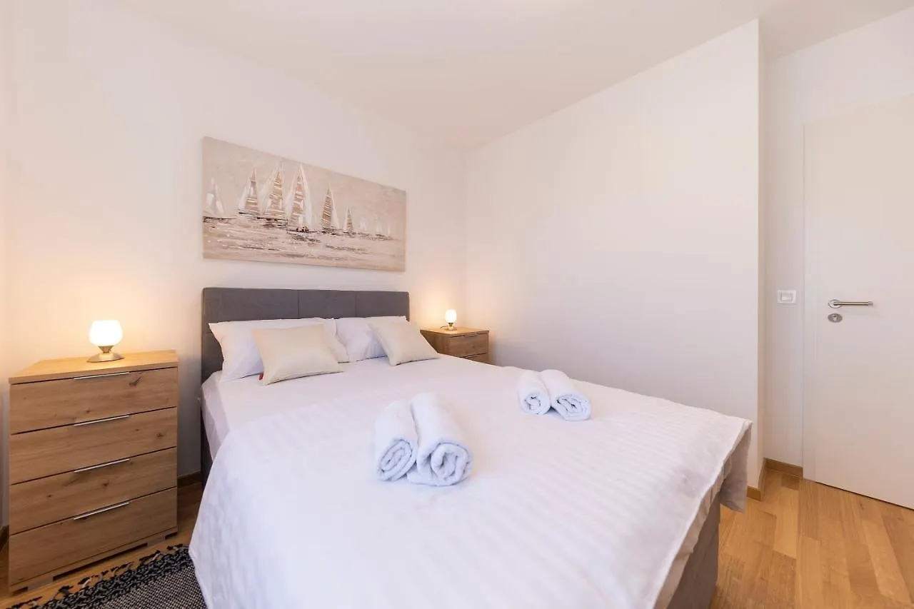 Apartment Diadora Zadar